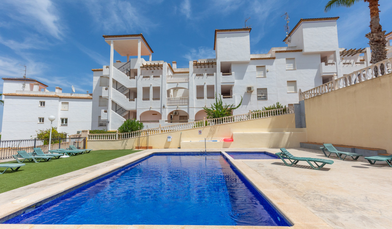 Reventa - Apartamento / Piso - Orihuela - Villamartin