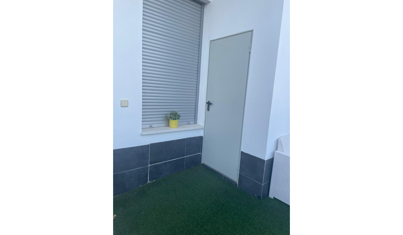 Reventa - Apartamento / Piso - Orihuela - Vistabella