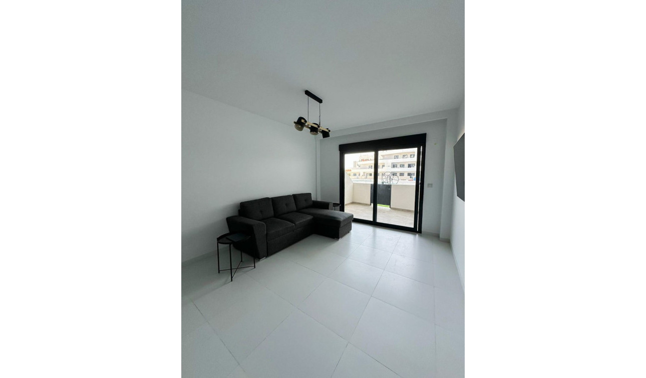 Reventa - Apartamento / Piso - San Miguel de Salinas - Urbanizaciones