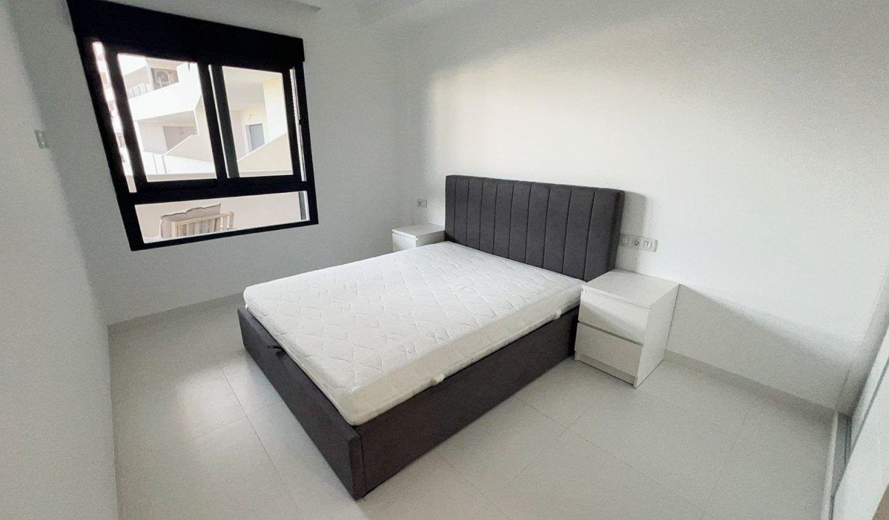 Reventa - Apartamento / Piso - San Miguel de Salinas - Urbanizaciones