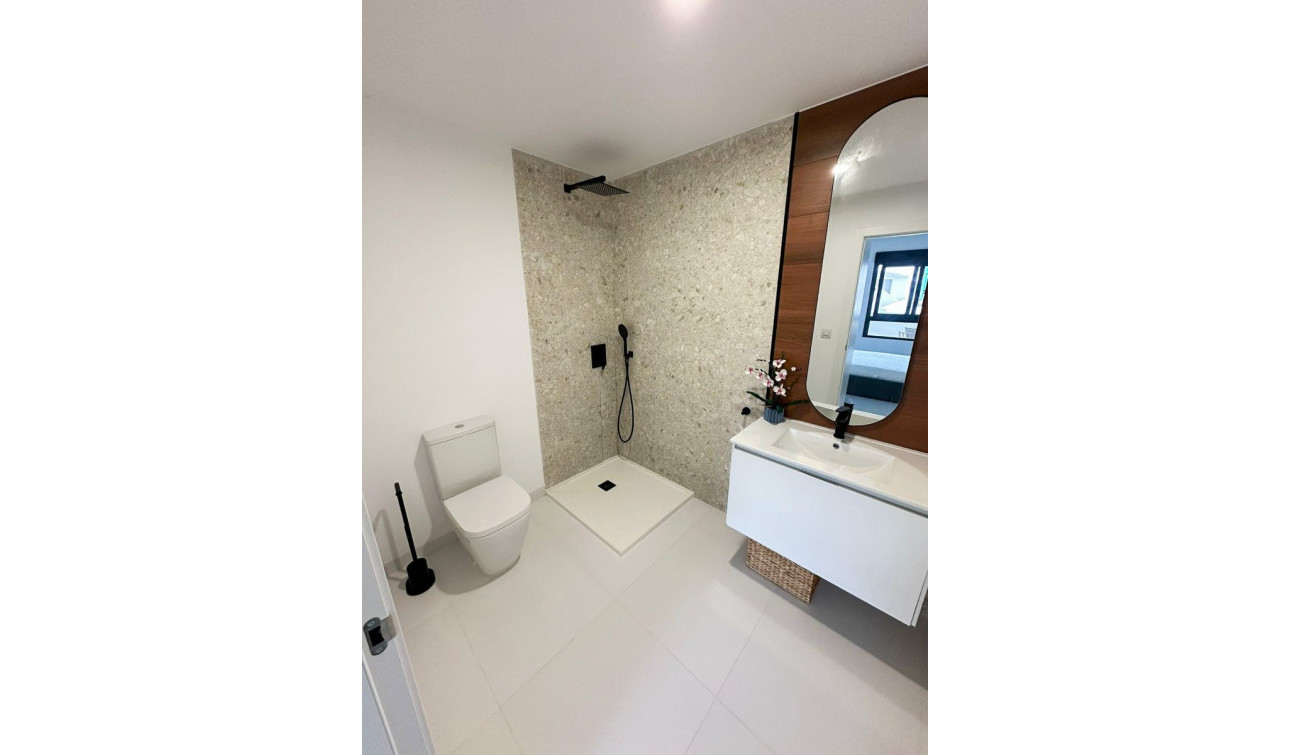 Reventa - Apartamento / Piso - San Miguel de Salinas - Urbanizaciones