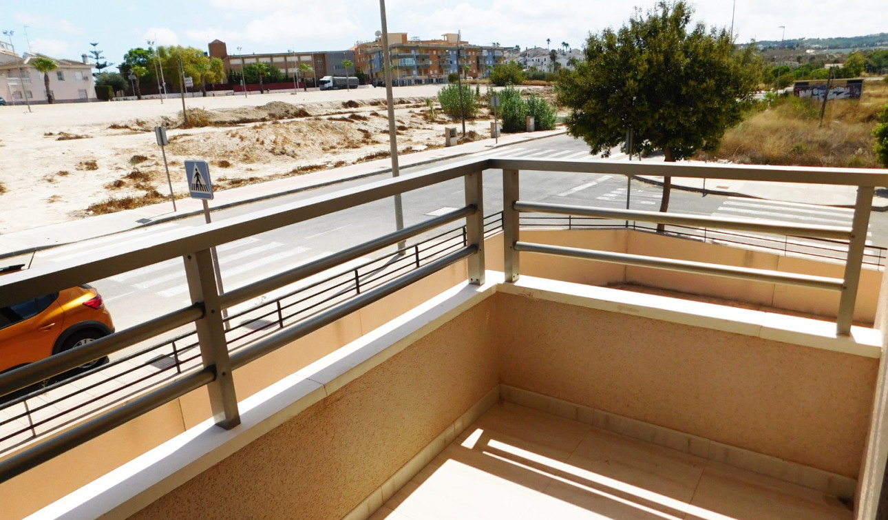 Reventa - Apartamento / Piso - San Miguel de Salinas