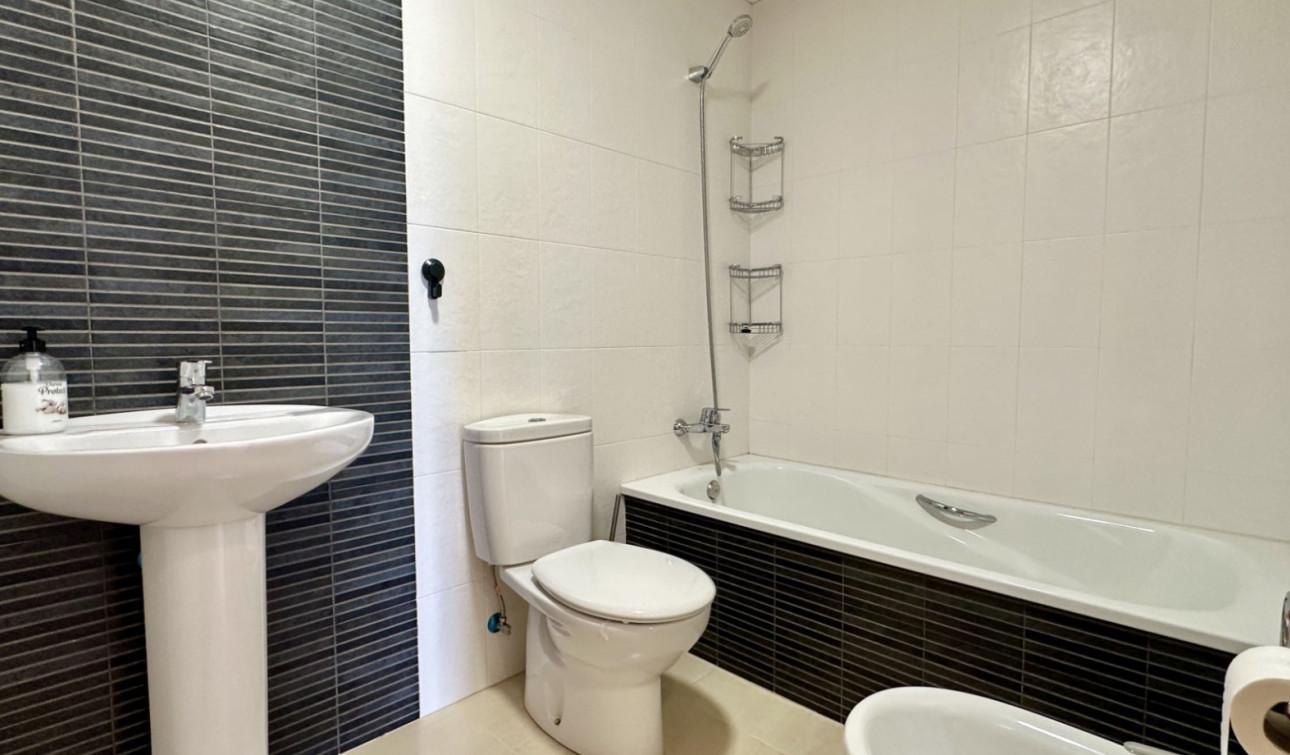 Reventa - Apartamento / Piso - San Miguel de Salinas