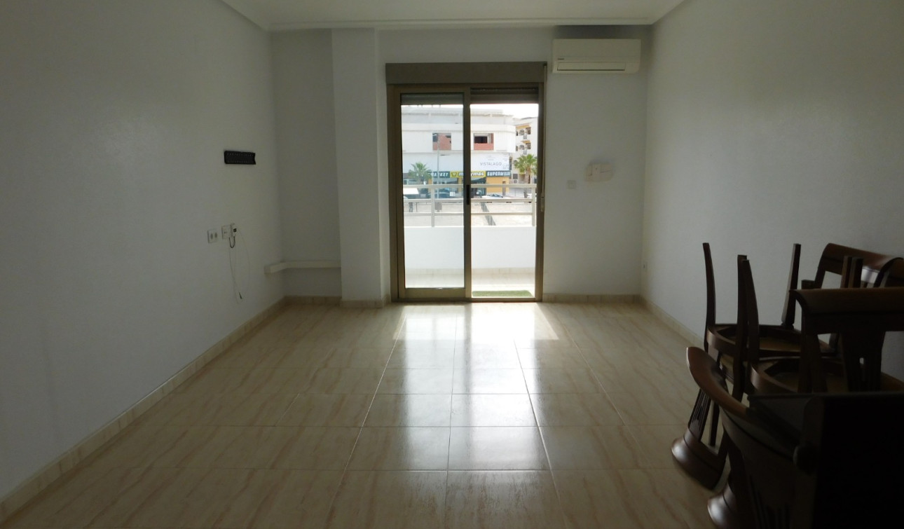 Reventa - Apartamento / Piso - San Miguel de Salinas