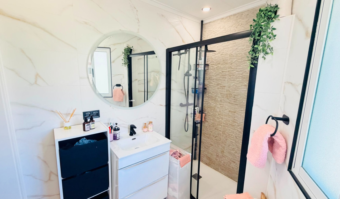 Reventa - Apartamento / Piso - San Miguel de Salinas