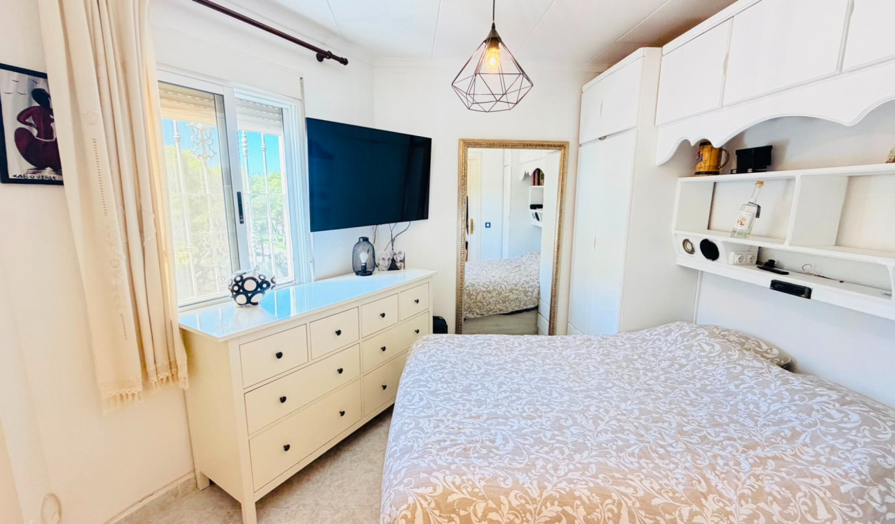 Reventa - Apartamento / Piso - San Miguel de Salinas
