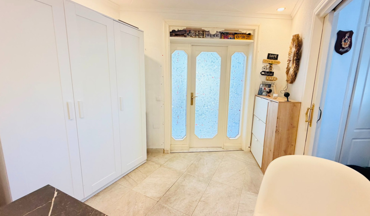 Reventa - Apartamento / Piso - San Miguel de Salinas