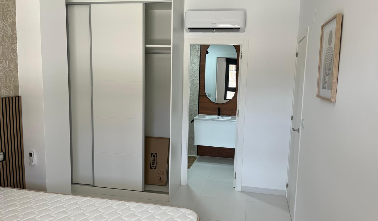 Reventa - Apartamento / Piso - San Miguel de Salinas