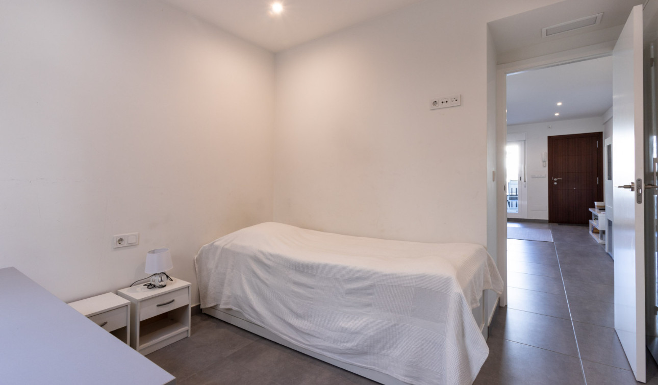 Reventa - Apartamento / Piso - Torrevieja - Aguas Nuevas