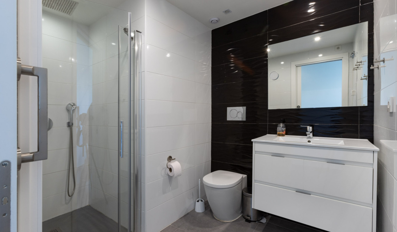 Reventa - Apartamento / Piso - Torrevieja - Aguas Nuevas