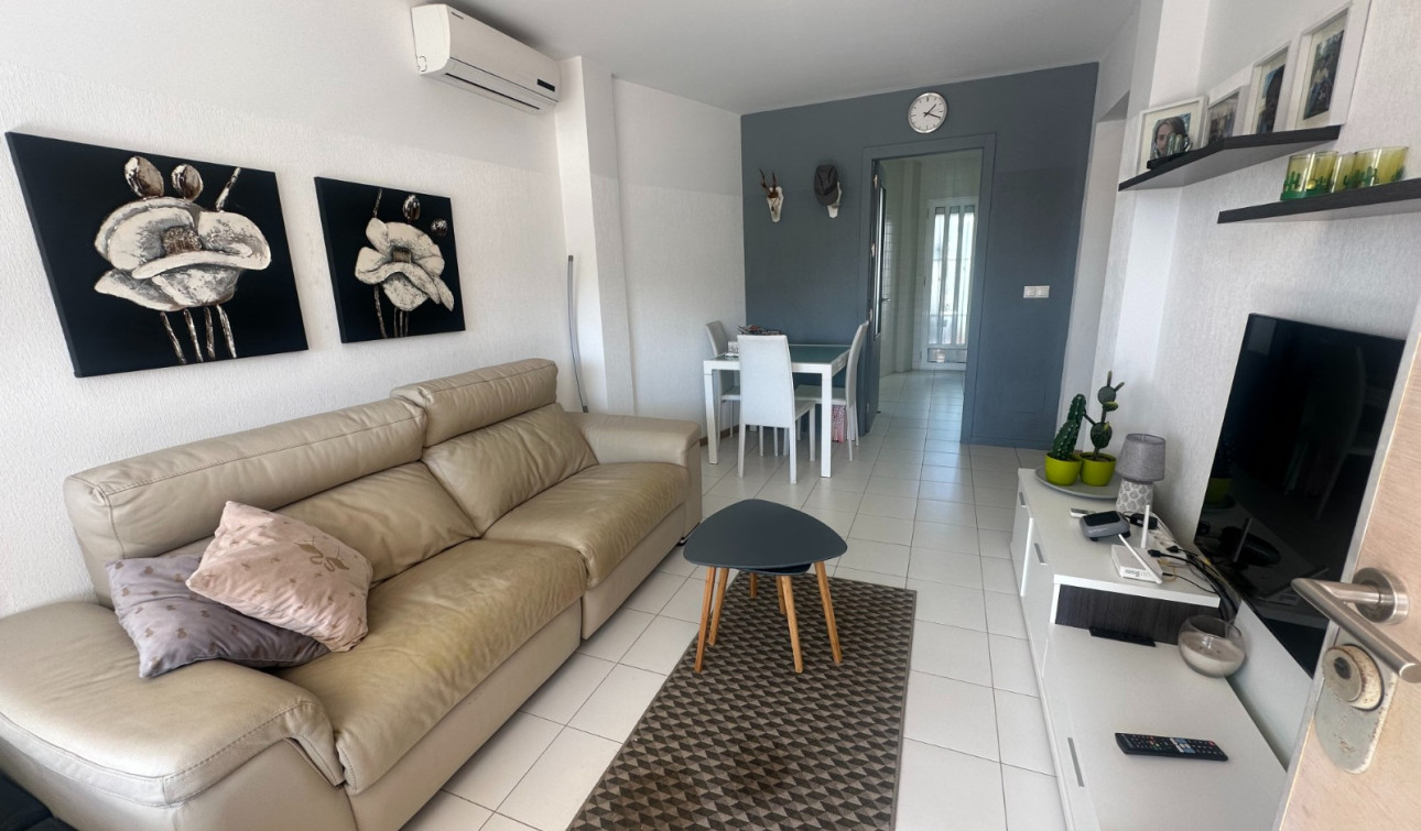 Reventa - Apartamento / Piso - Torrevieja - Aguas Nuevas