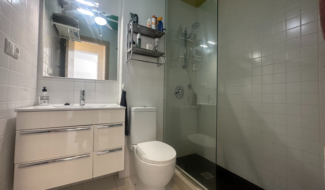 Reventa - Apartamento / Piso - Torrevieja - Aguas Nuevas