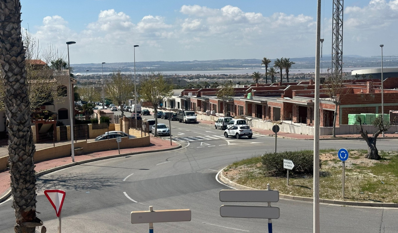 Reventa - Apartamento / Piso - Torrevieja - Aguas Nuevas