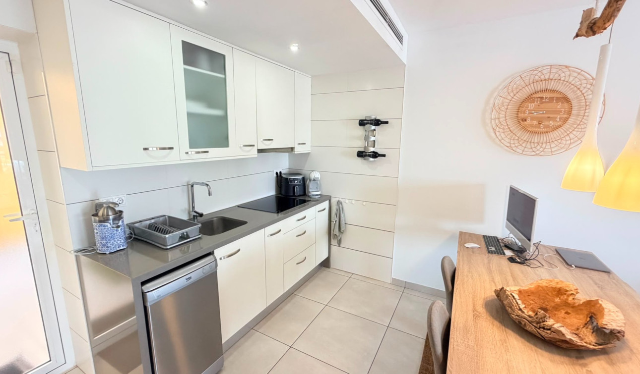 Reventa - Apartamento / Piso - Torrevieja - Aguas Nuevas