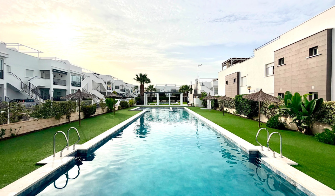 Reventa - Apartamento / Piso - Torrevieja - Aguas Nuevas