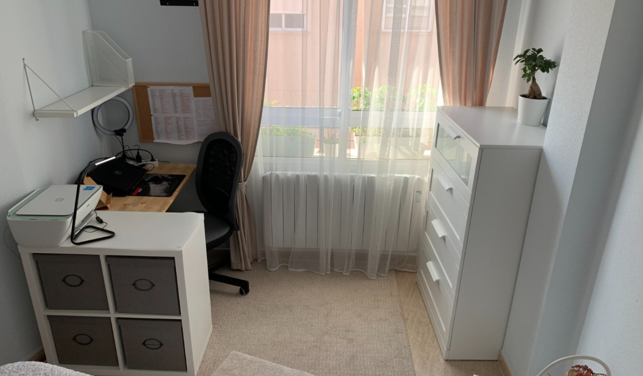 Reventa - Apartamento / Piso - Torrevieja - Center