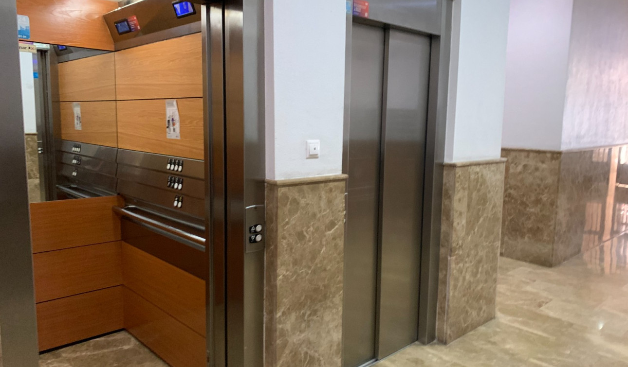 Reventa - Apartamento / Piso - Torrevieja - Center