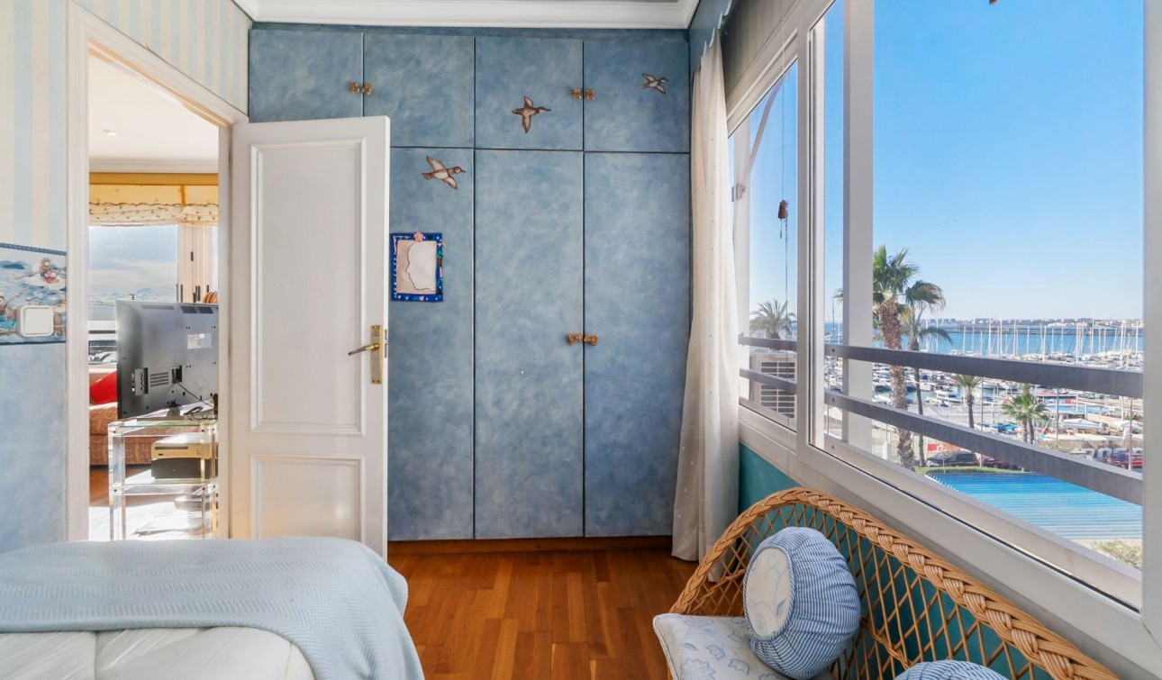 Reventa - Apartamento / Piso - Torrevieja - Centro - Muelle Pesquero
