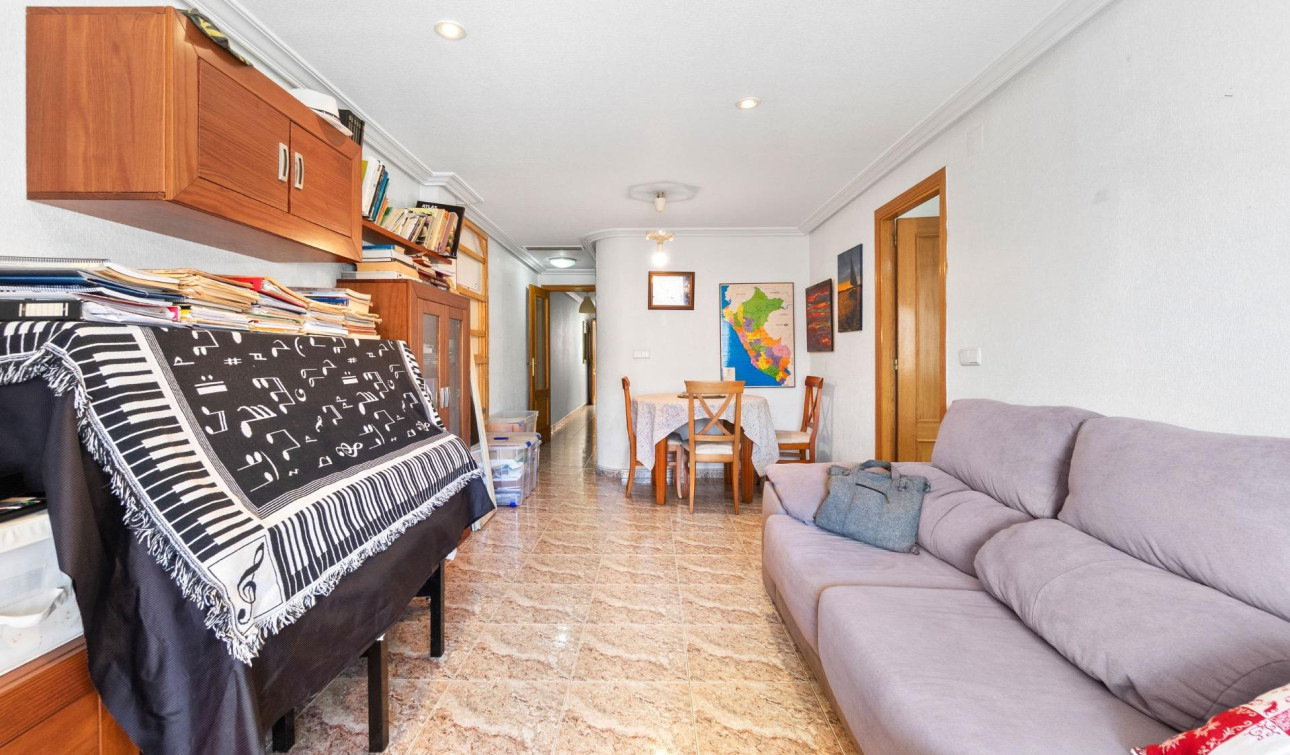 Reventa - Apartamento / Piso - Torrevieja - Centro