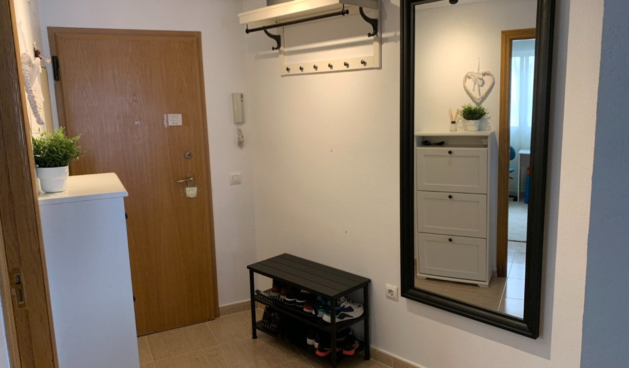 Reventa - Apartamento / Piso - Torrevieja - Centro