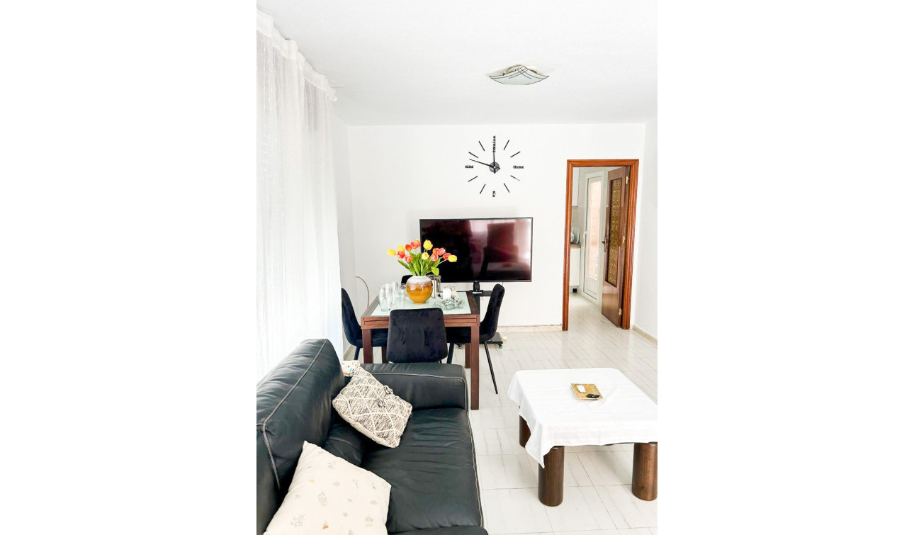 Reventa - Apartamento / Piso - Torrevieja - Centro