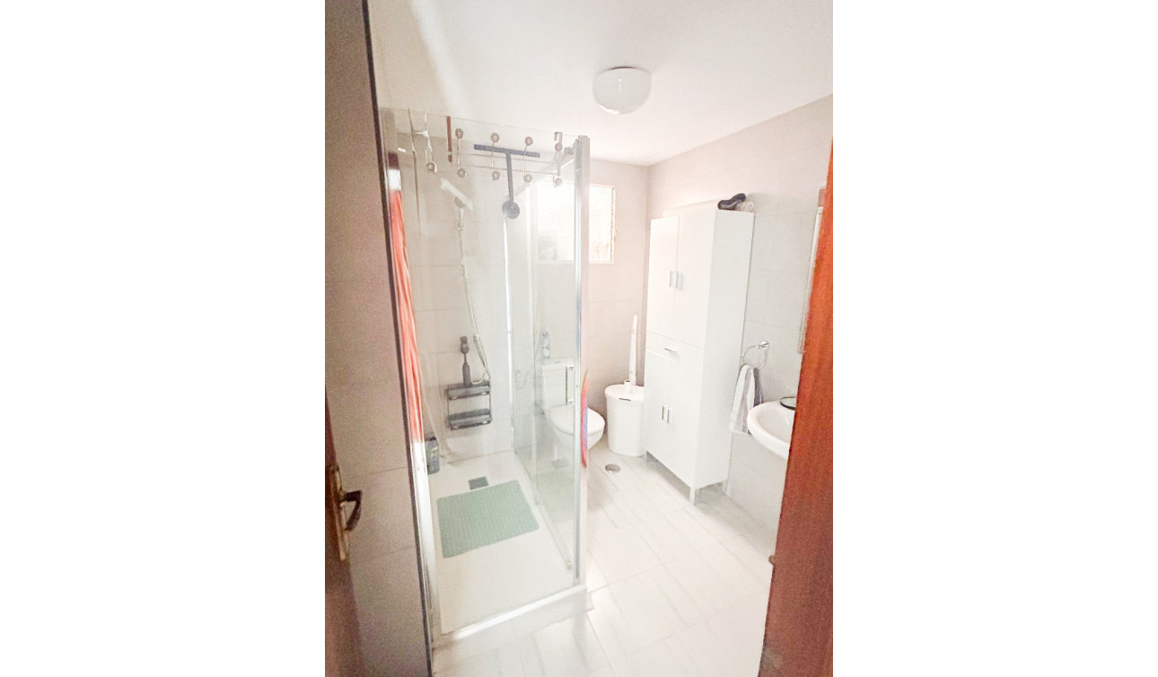 Reventa - Apartamento / Piso - Torrevieja - Centro