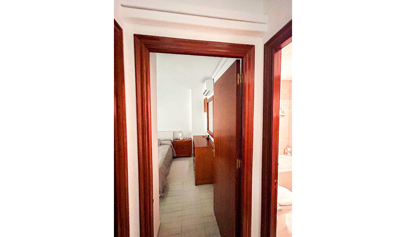 Reventa - Apartamento / Piso - Torrevieja - Centro