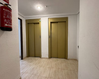 Reventa - Apartamento / Piso - Torrevieja - Centro