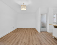 Reventa - Apartamento / Piso - Torrevieja - Centro