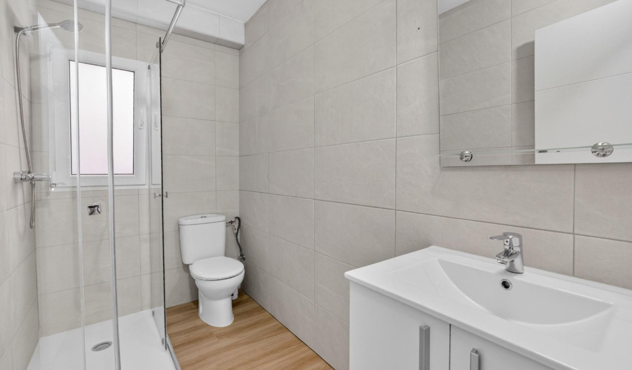Reventa - Apartamento / Piso - Torrevieja - Centro