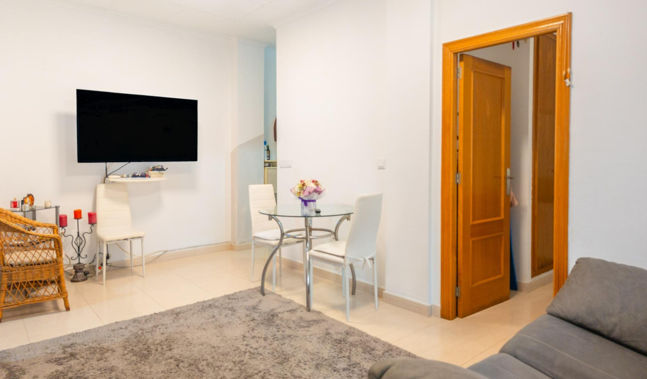 Reventa - Apartamento / Piso - Torrevieja - Centro