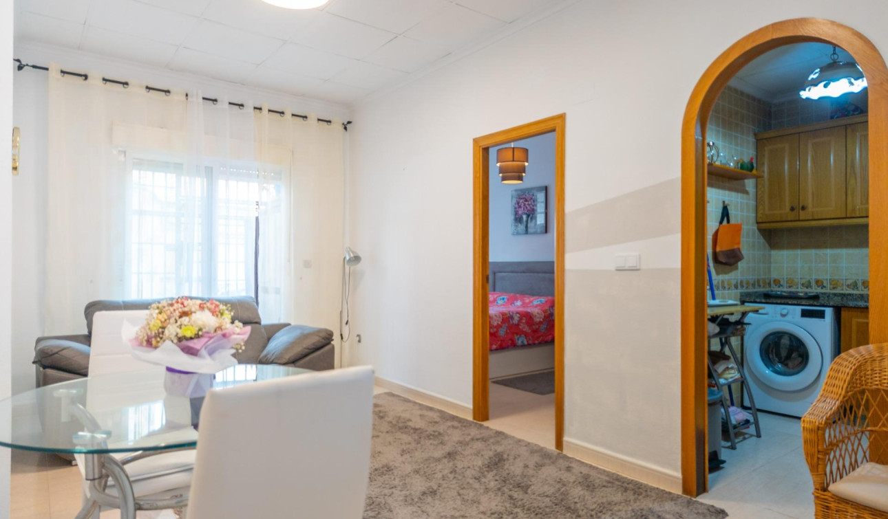 Reventa - Apartamento / Piso - Torrevieja - Centro