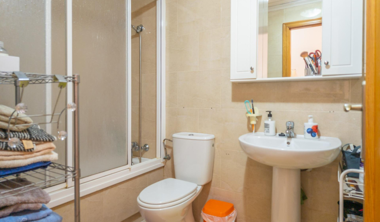 Reventa - Apartamento / Piso - Torrevieja - Centro