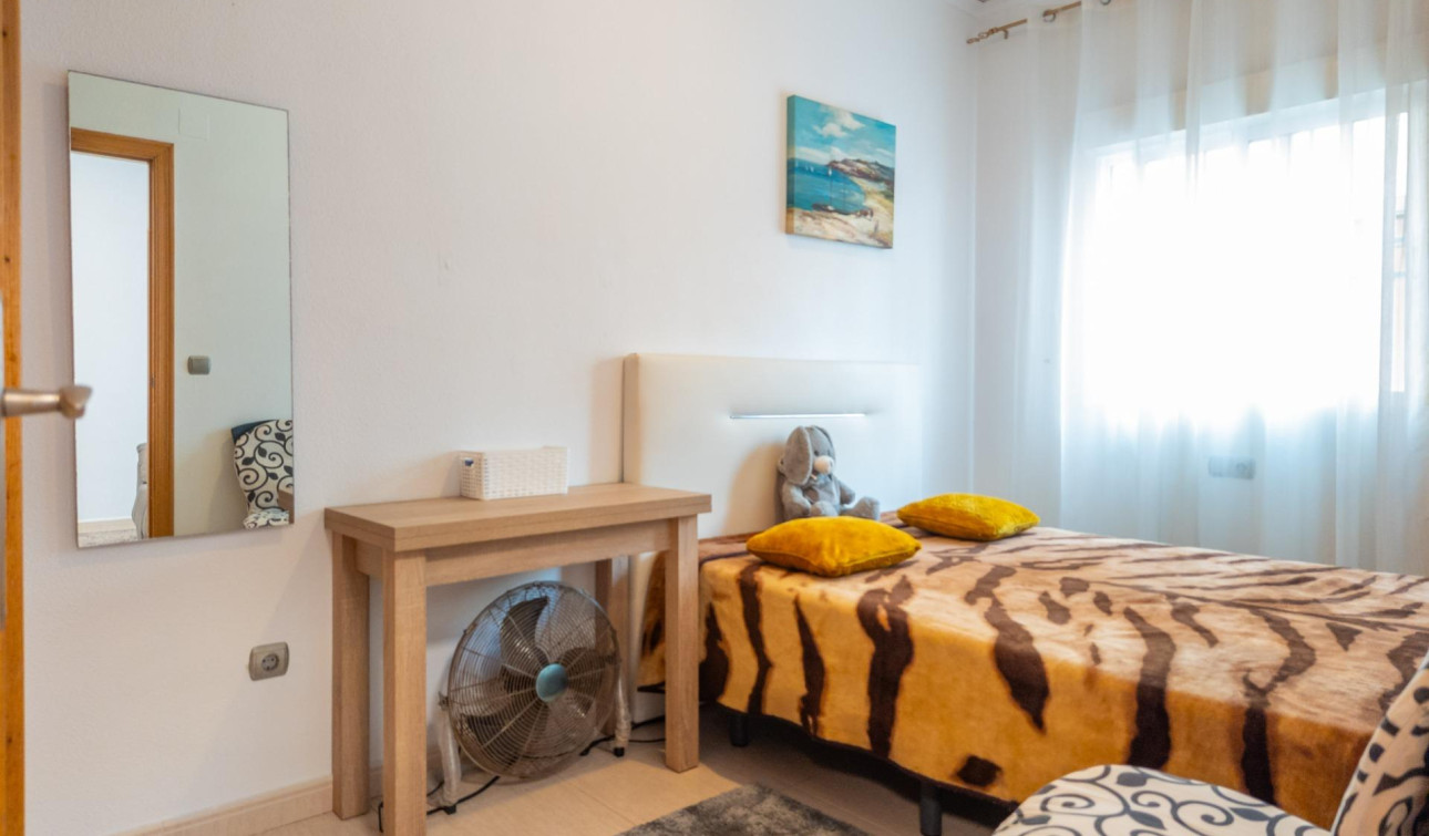 Reventa - Apartamento / Piso - Torrevieja - Centro
