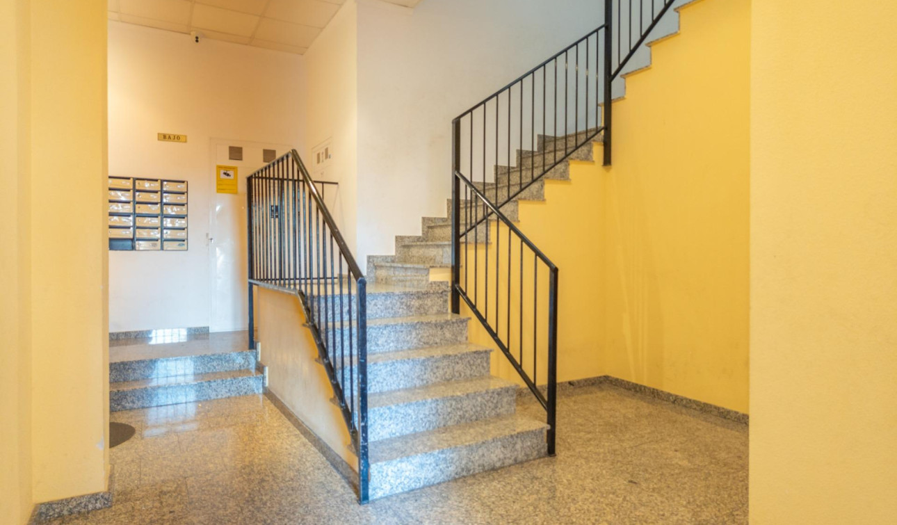 Reventa - Apartamento / Piso - Torrevieja - Centro