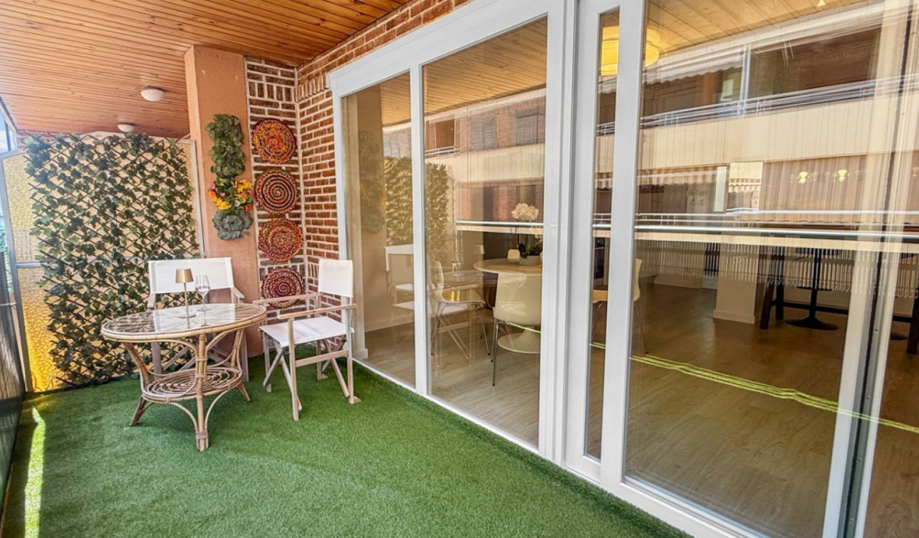Reventa - Apartamento / Piso - Torrevieja - El Acequión - Los Náufragos