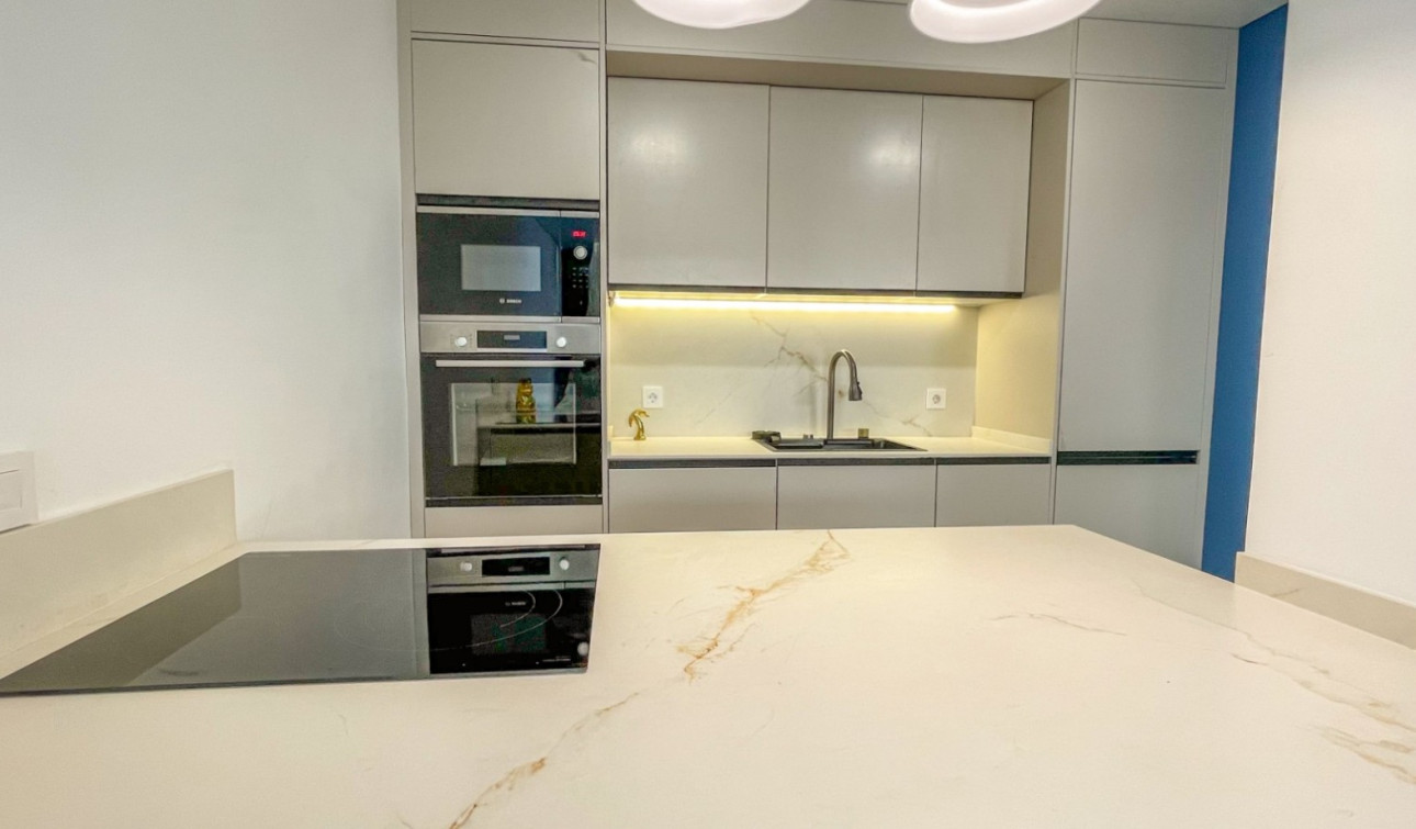 Reventa - Apartamento / Piso - Torrevieja - El Acequión - Los Náufragos