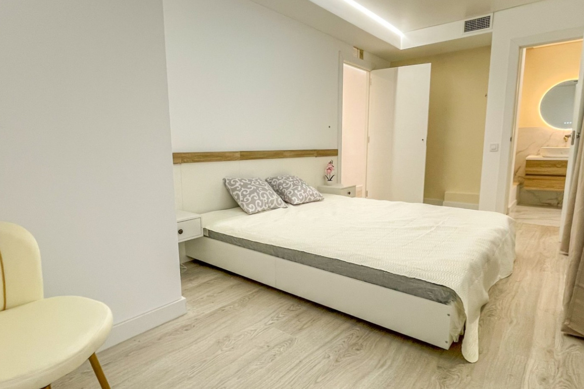 Reventa - Apartamento / Piso - Torrevieja - El Acequión - Los Náufragos