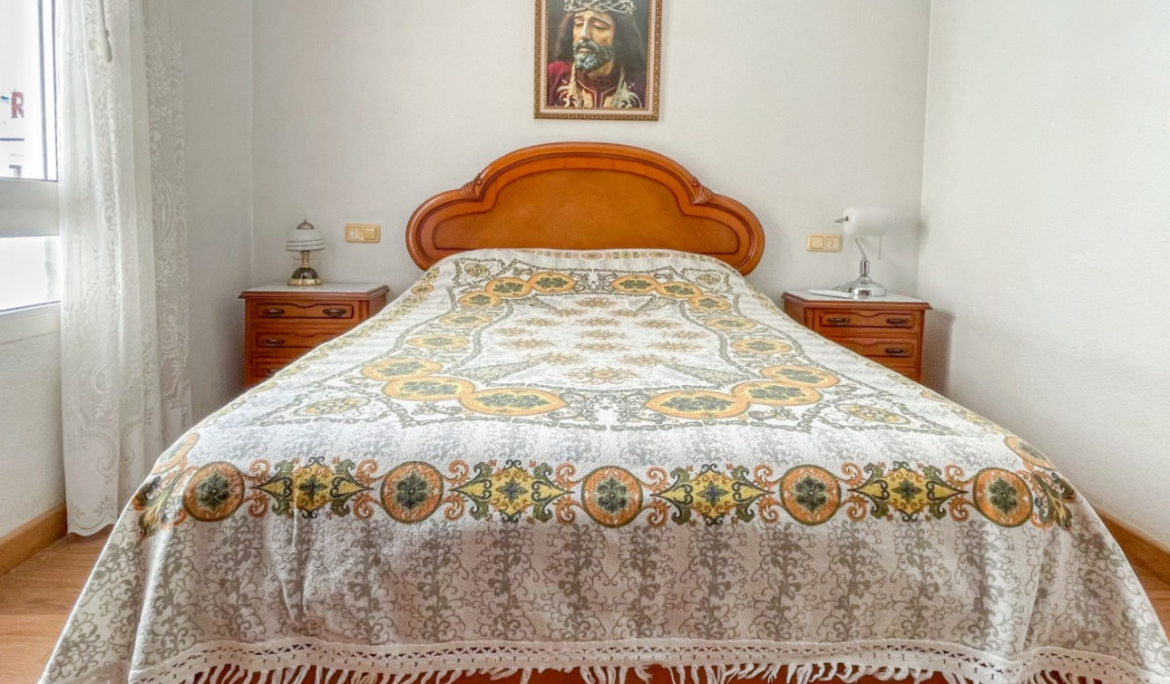 Reventa - Apartamento / Piso - Torrevieja - El Acequión - Los Náufragos