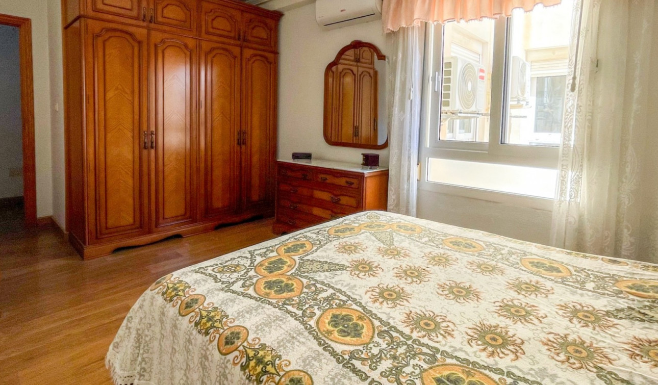 Reventa - Apartamento / Piso - Torrevieja - El Acequión - Los Náufragos