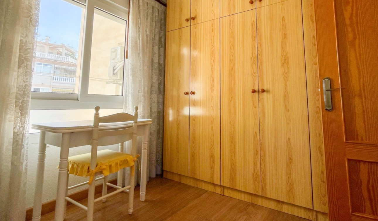 Reventa - Apartamento / Piso - Torrevieja - El Acequión - Los Náufragos