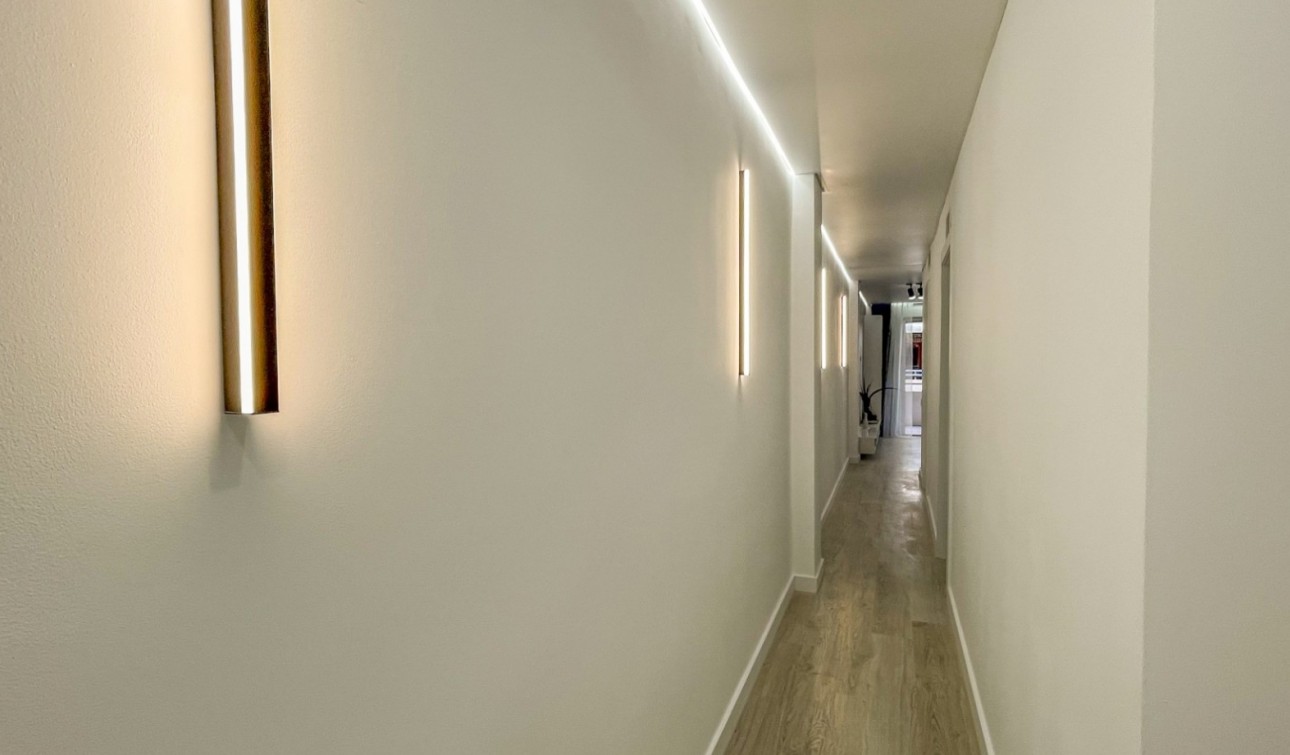 Reventa - Apartamento / Piso - Torrevieja - El Acequión - Los Náufragos