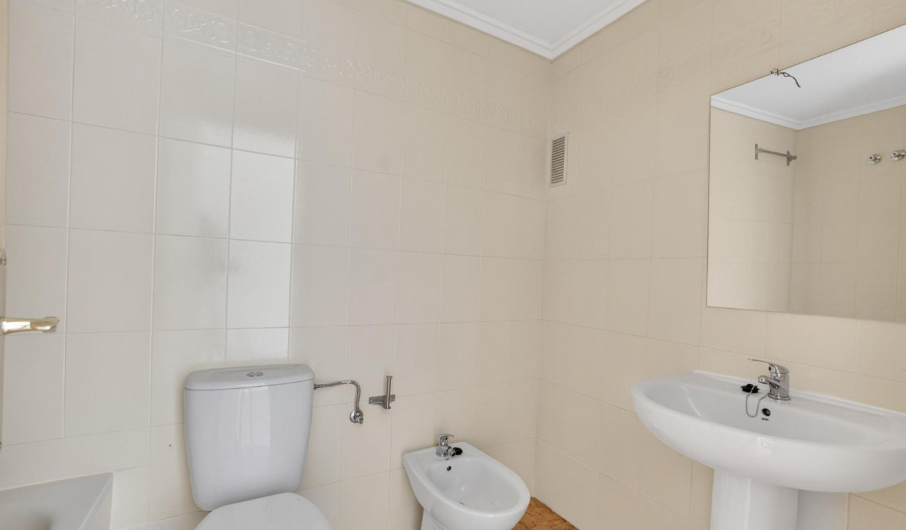 Reventa - Apartamento / Piso - Torrevieja - El limonar