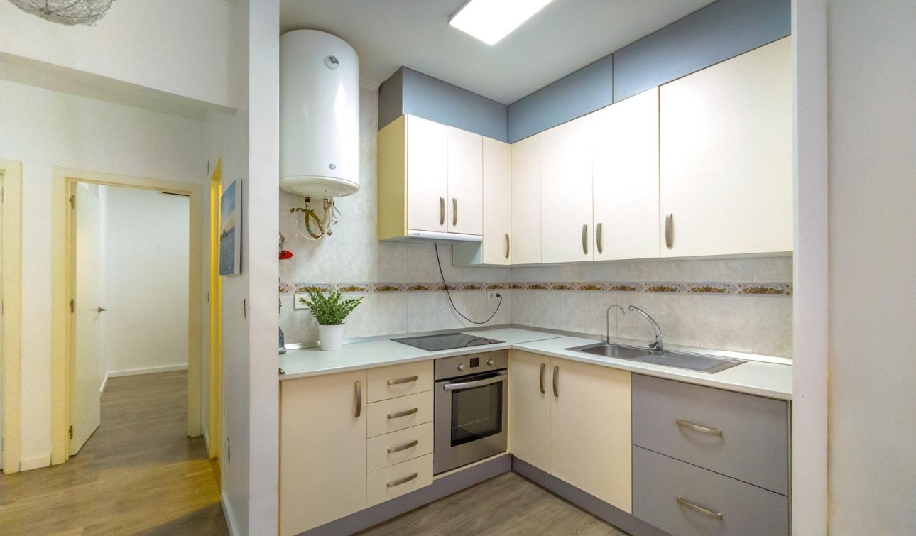 Reventa - Apartamento / Piso - Torrevieja - Estacion de autobuses