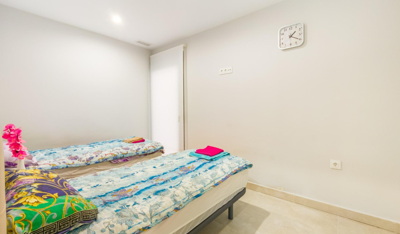 Reventa - Apartamento / Piso - Torrevieja - Estacion de autobuses