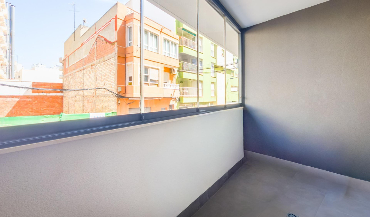 Reventa - Apartamento / Piso - Torrevieja - Estacion de autobuses