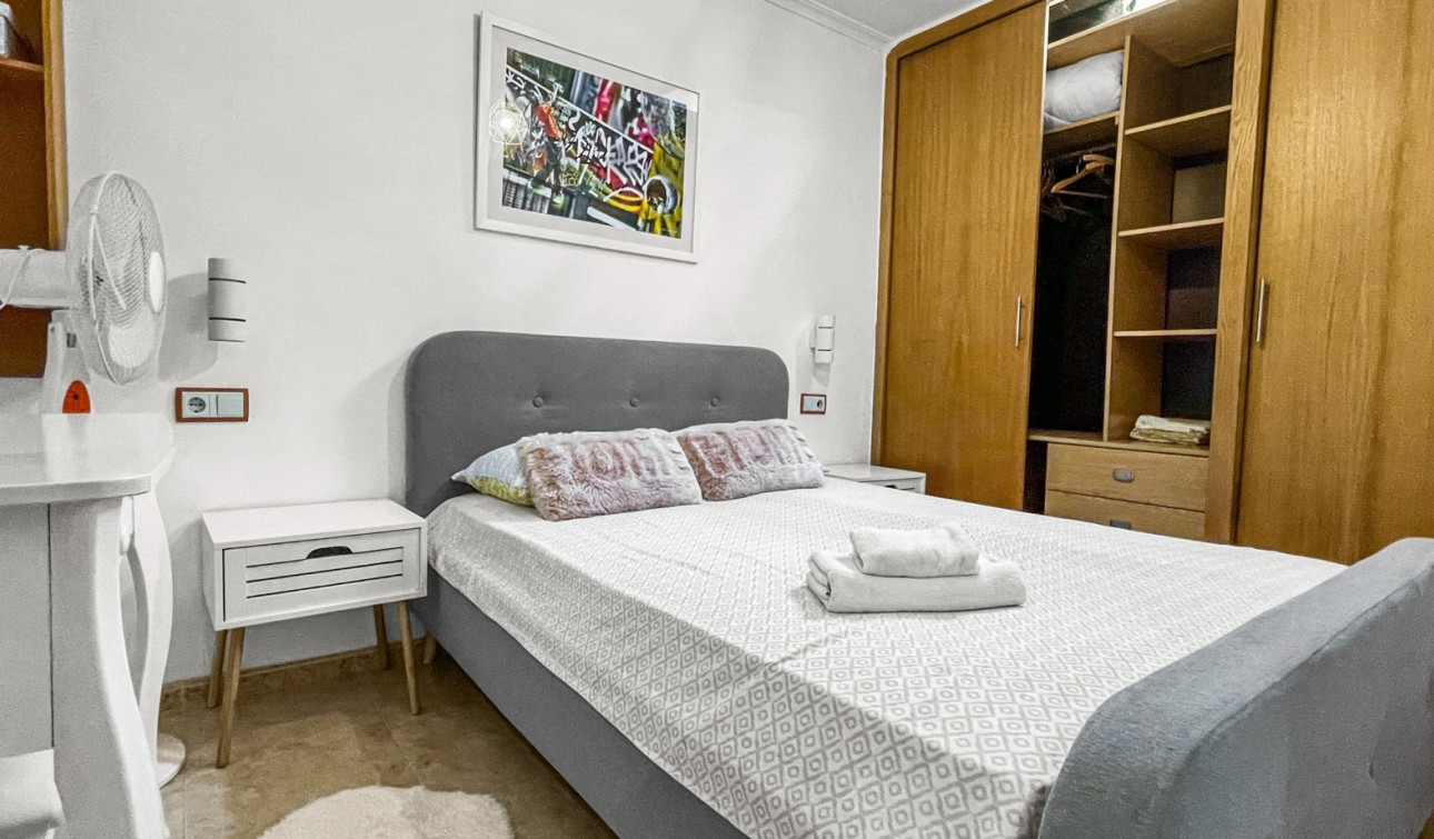 Reventa - Apartamento / Piso - Torrevieja - La Siesta - El Salado -  Torreta