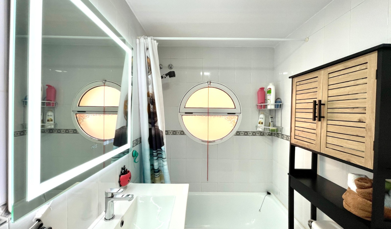 Reventa - Apartamento / Piso - Torrevieja - La Siesta