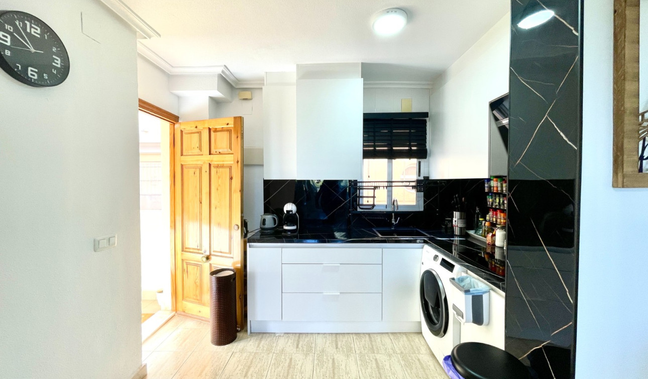 Reventa - Apartamento / Piso - Torrevieja - La Siesta