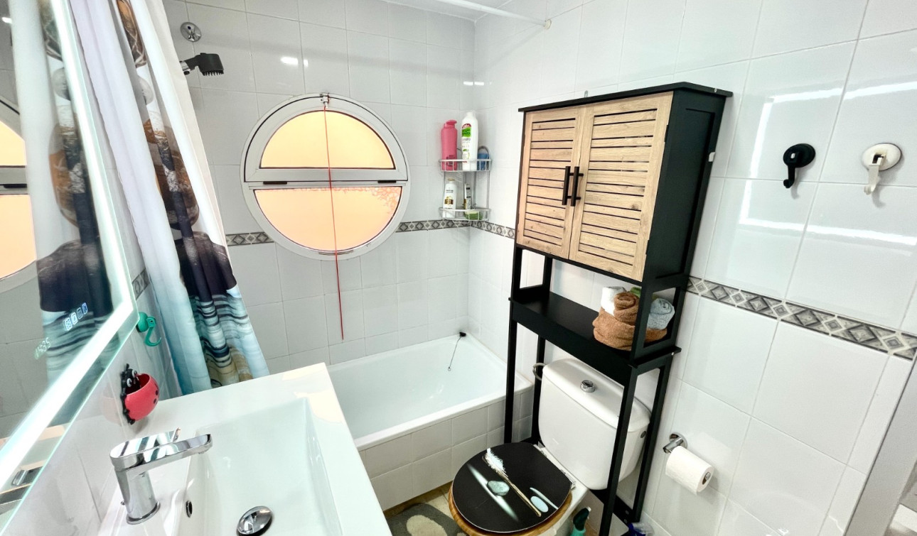 Reventa - Apartamento / Piso - Torrevieja - La Siesta